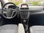 Opel Mokka 1.4 T Cosmo van 2de Eig met parkeersensoren en trekhaak en bluetooth telefoon en cruise controle en airco