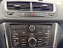Opel Mokka 1.4 T Cosmo van 2de Eig met parkeersensoren en trekhaak en bluetooth telefoon en cruise controle en airco