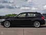 BMW 1-Serie 118i Corporate Lease High Executive | Sport Line | Leder| Sportstoelen | Camera | LED | Navigatie | Stoelverwarming | 17"