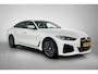 BMW i4 EDrive35 70 kWh M-sportpakket (1e Eig, Dealer OnderH, Navi Pro, Camera, Carplay, Addapt Cruise, StoelV, PDC V+A, Etc)