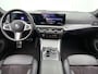 BMW i4 EDrive35 70 kWh M-sportpakket (1e Eig, Dealer OnderH, Navi Pro, Camera, Carplay, Addapt Cruise, StoelV, PDC V+A, Etc)