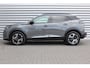 Peugeot 2008 1.2 HYBRID 145PK ALLURE AUTOMAAT / NAVI / LEDER / CLIMA / LED / PDC / 17" LMV / KEYLESS / 360° CAMERA / ADAPT. CRUISECONTROL / 1E EIGENAAR / NIEUWSTAAT !!