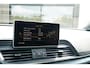 Audi Q5 50 TFSI e Quattro S edition | Luchtvering | Trekhaak | Ambiance sfeerverlichting | Panoramisch schuif/kanteldak | Head-up Display | HD Matrix LED verlichting | Half lederen interieur | Zwart optiek |