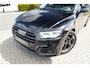 Audi Q5 50 TFSI e Quattro S edition | Luchtvering | Trekhaak | Ambiance sfeerverlichting | Panoramisch schuif/kanteldak | Head-up Display | HD Matrix LED verlichting | Half lederen interieur | Zwart optiek |