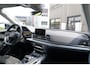 Audi Q5 50 TFSI e Quattro S edition | Luchtvering | Trekhaak | Ambiance sfeerverlichting | Panoramisch schuif/kanteldak | Head-up Display | HD Matrix LED verlichting | Half lederen interieur | Zwart optiek |