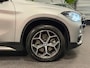BMW X1 SDrive20i High Executive AUT/LED/NAVI/HUD/LEDER/CAMERA/PDC/DEALER-ONDERHOUDEN