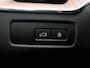 Volvo XC60 2.0 T8 Plug-in hybrid AWD Ultimate Dark | 455PK | Luchtvering | Bowers & Wilkens | 360°-camera | Stoelventilatie | Massage | Nappa | Panoramadak | Trekhaak | Orrefors Sweden | Head-up display | Stoelverwarming V+A