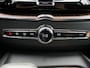 Volvo XC60 2.0 T8 Plug-in hybrid AWD Ultimate Dark | 455PK | Luchtvering | Bowers & Wilkens | 360°-camera | Stoelventilatie | Massage | Nappa | Panoramadak | Trekhaak | Orrefors Sweden | Head-up display | Stoelverwarming V+A