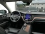 Volvo XC60 2.0 T8 Plug-in hybrid AWD Ultimate Dark | 455PK | Luchtvering | Bowers & Wilkens | 360°-camera | Stoelventilatie | Massage | Nappa | Panoramadak | Trekhaak | Orrefors Sweden | Head-up display | Stoelverwarming V+A