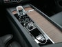 Volvo XC60 2.0 T8 Plug-in hybrid AWD Ultimate Dark | 455PK | Luchtvering | Bowers & Wilkens | 360°-camera | Stoelventilatie | Massage | Nappa | Panoramadak | Trekhaak | Orrefors Sweden | Head-up display | Stoelverwarming V+A