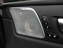 Volvo XC60 2.0 T8 Plug-in hybrid AWD Ultimate Dark | 455PK | Luchtvering | Bowers & Wilkens | 360°-camera | Stoelventilatie | Massage | Nappa | Panoramadak | Trekhaak | Orrefors Sweden | Head-up display | Stoelverwarming V+A