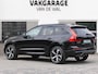 Volvo XC60 2.0 T8 Plug-in hybrid AWD Ultimate Dark | 455PK | Luchtvering | Bowers & Wilkens | 360°-camera | Stoelventilatie | Massage | Nappa | Panoramadak | Trekhaak | Orrefors Sweden | Head-up display | Stoelverwarming V+A