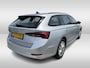 Skoda Octavia Combi 1.0 TSI Business Edition Navigatie / Parkeersensoren / Smartlink / LED verlichting / 17"LM velgen Garantie tot 14-06-2028