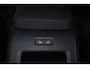Volvo XC60 T8 Recharge AWD Plus Black Edition - Luchtvering - Panorama/schuifdak - IntelliSafe Assist & Surround - 360º Camera - Harman/Kardon audio - Adaptieve LED koplampen - Verwarmde voorstoelen, stuur & achterbank - Parkeersensoren voor & achter - Elektr. bedienb. voorstoelen met geheugen - Head up display - Draadloze tel. lader - Extra getint glas - Inklapbare trekhaak - 21' LMV