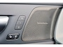 Volvo XC60 T8 Recharge AWD Plus Black Edition - Luchtvering - Panorama/schuifdak - IntelliSafe Assist & Surround - 360º Camera - Harman/Kardon audio - Adaptieve LED koplampen - Verwarmde voorstoelen, stuur & achterbank - Parkeersensoren voor & achter - Elektr. bedienb. voorstoelen met geheugen - Head up display - Draadloze tel. lader - Extra getint glas - Inklapbare trekhaak - 21' LMV