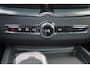 Volvo XC60 T8 Recharge AWD Plus Black Edition - Luchtvering - Panorama/schuifdak - IntelliSafe Assist & Surround - 360º Camera - Harman/Kardon audio - Adaptieve LED koplampen - Verwarmde voorstoelen, stuur & achterbank - Parkeersensoren voor & achter - Elektr. bedienb. voorstoelen met geheugen - Head up display - Draadloze tel. lader - Extra getint glas - Inklapbare trekhaak - 21' LMV