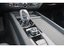 Volvo XC60 T8 Recharge AWD Plus Black Edition - Luchtvering - Panorama/schuifdak - IntelliSafe Assist & Surround - 360º Camera - Harman/Kardon audio - Adaptieve LED koplampen - Verwarmde voorstoelen, stuur & achterbank - Parkeersensoren voor & achter - Elektr. bedienb. voorstoelen met geheugen - Head up display - Draadloze tel. lader - Extra getint glas - Inklapbare trekhaak - 21' LMV