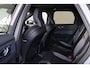 Volvo XC60 T8 Recharge AWD Plus Black Edition - Luchtvering - Panorama/schuifdak - IntelliSafe Assist & Surround - 360º Camera - Harman/Kardon audio - Adaptieve LED koplampen - Verwarmde voorstoelen, stuur & achterbank - Parkeersensoren voor & achter - Elektr. bedienb. voorstoelen met geheugen - Head up display - Draadloze tel. lader - Extra getint glas - Inklapbare trekhaak - 21' LMV