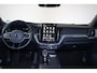Volvo XC60 T8 Recharge AWD Plus Black Edition - Luchtvering - Panorama/schuifdak - IntelliSafe Assist & Surround - 360º Camera - Harman/Kardon audio - Adaptieve LED koplampen - Verwarmde voorstoelen, stuur & achterbank - Parkeersensoren voor & achter - Elektr. bedienb. voorstoelen met geheugen - Head up display - Draadloze tel. lader - Extra getint glas - Inklapbare trekhaak - 21' LMV