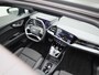 Audi Q4 Sportback e-tron 45 Edition 82 kWh l Adaptive cruise control l Climate control l Warmtepomp l Glazen panoramadak l Stoelverwarming l Head-up display l 360 graden camera l Apple Carplay / Android Auto l Navigatie l Privacy glas l Optiekpakket zwart plus