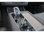 Volvo XC90 T8 Recharge AWD Ultra Dark - Luchtvering - Panorama/schuifdak - IntelliSafe Assist & Surround - 360º Camera - Bowers & Wilkins audio - Adaptieve LED koplampen - Verwarmde voorstoelen, stuur & achterbank - Parkeersensoren voor & achter - Elektr. bedienb. voorstoelen met geheugen - Geventileerde voorstoelen - Head up display - Draadloze tel. lader - Extra getint glas - Inklapbare trekhaak - 21' LMV