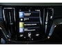 Volvo V60 B4 R-Design | Bowers & Wilkins Premium Audio | Adaptive Cruise Control | Gelamineerde Zijruiten | 360° Parkeercamera | BLIS | 20'' Lichtmetalen velgen | Parkeersensoren voor + achter | Panoramadak | Dealeronderhouden |