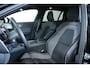Volvo V60 B4 R-Design | Bowers & Wilkins Premium Audio | Adaptive Cruise Control | Gelamineerde Zijruiten | 360° Parkeercamera | BLIS | 20'' Lichtmetalen velgen | Parkeersensoren voor + achter | Panoramadak | Dealeronderhouden |
