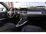BMW 3-Serie 320i Executive | Facelift | Keyless entry | Stoelverwarming | Navigatie Professional | Cruise control | Spiegelpakket | Climate control | PDC | Chrome Line | Regensensor