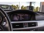 BMW 3-Serie 320i Executive | Facelift | Keyless entry | Stoelverwarming | Navigatie Professional | Cruise control | Spiegelpakket | Climate control | PDC | Chrome Line | Regensensor