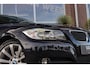 BMW 3-Serie 320i Executive | Facelift | Keyless entry | Stoelverwarming | Navigatie Professional | Cruise control | Spiegelpakket | Climate control | PDC | Chrome Line | Regensensor