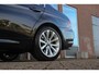 BMW 3-Serie 320i Executive | Facelift | Keyless entry | Stoelverwarming | Navigatie Professional | Cruise control | Spiegelpakket | Climate control | PDC | Chrome Line | Regensensor