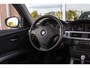 BMW 3-Serie 320i Executive | Facelift | Keyless entry | Stoelverwarming | Navigatie Professional | Cruise control | Spiegelpakket | Climate control | PDC | Chrome Line | Regensensor