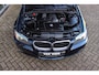 BMW 3-Serie 320i Executive | Facelift | Keyless entry | Stoelverwarming | Navigatie Professional | Cruise control | Spiegelpakket | Climate control | PDC | Chrome Line | Regensensor