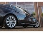 BMW 3-Serie 320i Executive | Facelift | Keyless entry | Stoelverwarming | Navigatie Professional | Cruise control | Spiegelpakket | Climate control | PDC | Chrome Line | Regensensor