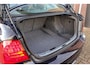 BMW 3-Serie 320i Executive | Facelift | Keyless entry | Stoelverwarming | Navigatie Professional | Cruise control | Spiegelpakket | Climate control | PDC | Chrome Line | Regensensor