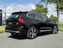 Volvo XC60 2.0 T6 Plug-in hybrid AWD Plus Bright | SOH 100% | Standkachel |Trekhaak | Panoramadak | Achteruitrijcamera | Memory stoelen | Stoelverwarming V + A | Leder |