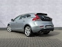 Volvo V40 2.0 T5 Summum | Adaptieve Cruise Control | BLIS | Keyless Entry | Driver Alert | Schakelmogelijkheid Stuurwiel | Stoelverwarming Voor | Navigatie | Rijstrooksensor | Verkeersbord Detectie | Parkeersensoren Voor en Achter |