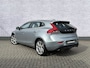Volvo V40 2.0 T5 Summum | Adaptieve Cruise Control | BLIS | Keyless Entry | Driver Alert | Schakelmogelijkheid Stuurwiel | Stoelverwarming Voor | Navigatie | Rijstrooksensor | Verkeersbord Detectie | Parkeersensoren Voor en Achter |