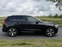 Volvo XC60 2.0 T6 Plug-in hybrid AWD Plus Dark | SOH 100% | Trekhaak | Panoramadak | Cruise Control Adaptief | Voorstoelen met Geheugen | Stoelverwarming | Apple Carplay/Android Auto |