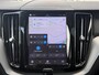 Volvo XC60 2.0 T6 Plug-in hybrid AWD Plus Dark | SOH 100% | Trekhaak | Panoramadak | Cruise Control Adaptief | Voorstoelen met Geheugen | Stoelverwarming | Apple Carplay/Android Auto |
