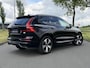 Volvo XC60 2.0 T6 Plug-in hybrid AWD Plus Dark | SOH 100% | Trekhaak | Panoramadak | Cruise Control Adaptief | Voorstoelen met Geheugen | Stoelverwarming | Apple Carplay/Android Auto |