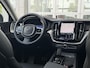 Volvo XC60 2.0 T6 Plug-in hybrid AWD Plus Dark | SOH 100% | Trekhaak | Panoramadak | Cruise Control Adaptief | Voorstoelen met Geheugen | Stoelverwarming | Apple Carplay/Android Auto |