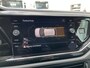 Volkswagen Polo 1.0 TSI Life / Navigatie  / App connect / Parkeersensoren V+A / Lichtmetaal 16 inch / **