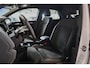 Volkswagen T-Roc 1.5 TSI 150pk R-Line | IQ. Light | Camera | Trekhaak | 100% (Dealer) onderhouden label