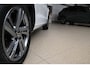 Volkswagen T-Roc 1.5 TSI 150pk R-Line | IQ. Light | Camera | Trekhaak | 100% (Dealer) onderhouden label
