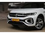 Volkswagen T-Roc 1.5 TSI 150pk R-Line | IQ. Light | Camera | Trekhaak | 100% (Dealer) onderhouden label