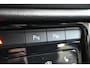Volkswagen T-Roc 1.5 TSI 150pk R-Line | IQ. Light | Camera | Trekhaak | 100% (Dealer) onderhouden label