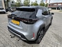 Toyota Yaris Cross HYBRID 130 LAUNCH EDITION TREKHAAK STOEL/STUURVERW PARK-SENSOREN BLIND-SPOT HEAD-UP EL-KOFFERKLEP SPORTSTOELEN APPLE/ANDROID JBL-AUDIO LED-MATRIX NL-AUTO