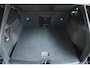 Volvo XC40 T4 Momentum | Dealeronderhouden | Parkeersensoren voor en achter | Navigatie | 20'' lichtmetalen velgen | Harman Kardon Premium Audio | Parkeersensoren voor + achter | Parkeercamera | Navigatie