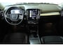 Volvo XC40 T4 Momentum | Dealeronderhouden | Parkeersensoren voor en achter | Navigatie | 20'' lichtmetalen velgen | Harman Kardon Premium Audio | Parkeersensoren voor + achter | Parkeercamera | Navigatie